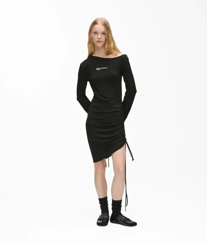 Off-shoulder kjole med snøre