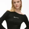 Off-shoulder kjole med snøre