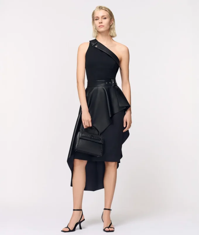 One-shoulder biker-kjole