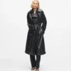 Perforeret trenchcoat i imiteret læder