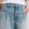 PLISSEREDE JEANS MED BREDE BEN