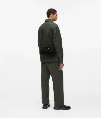 Praktisk crossbody-taske med snøre