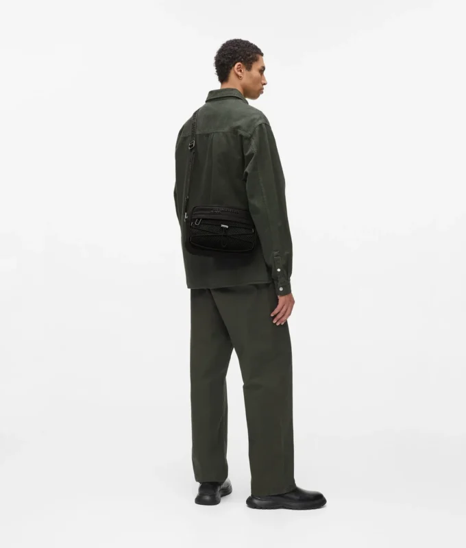 Praktisk crossbody-taske med snøre