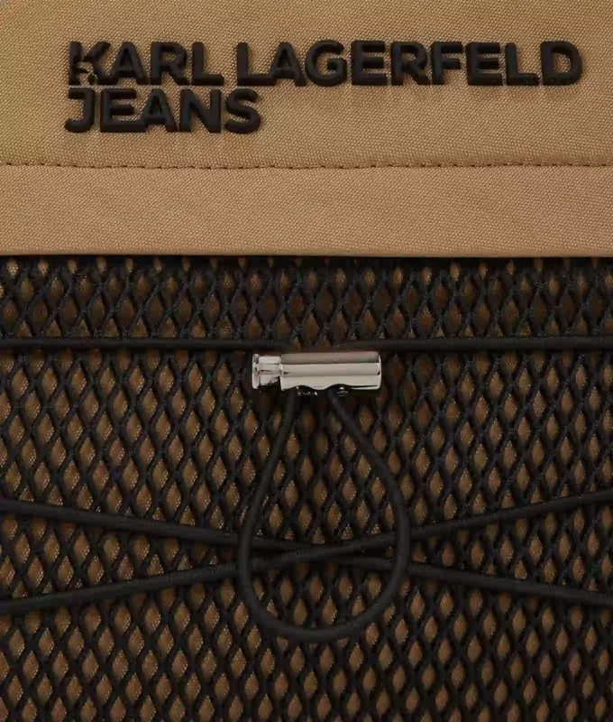 Praktisk crossbody-taske med snøre