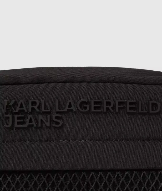 Praktisk crossbody-taske med snøre