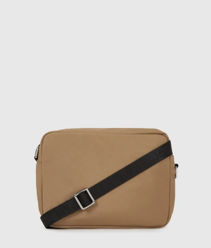 Praktisk crossbody-taske med snøre