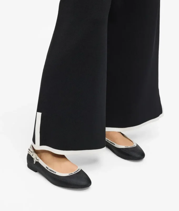 Pumps med båndkrave