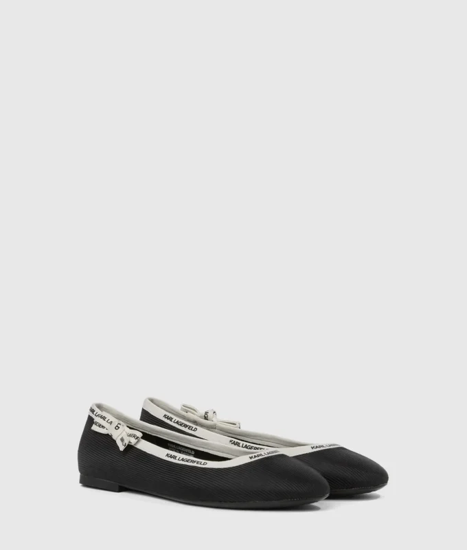 Pumps med båndkrave