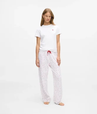 Pyjamasæt med hjerteprint