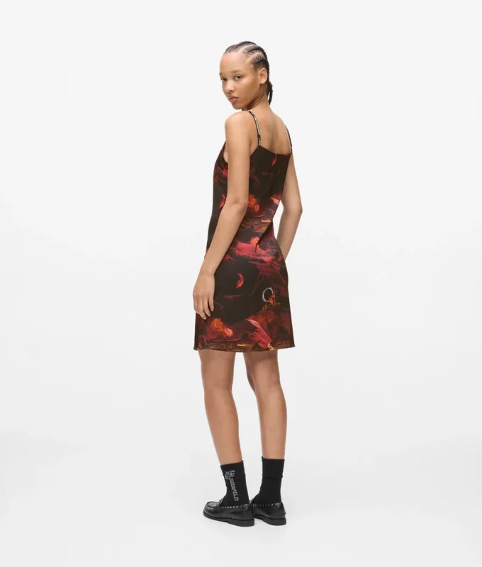 Satin-kjole med print overalt