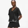 Signatur-T-shirt med V-hals