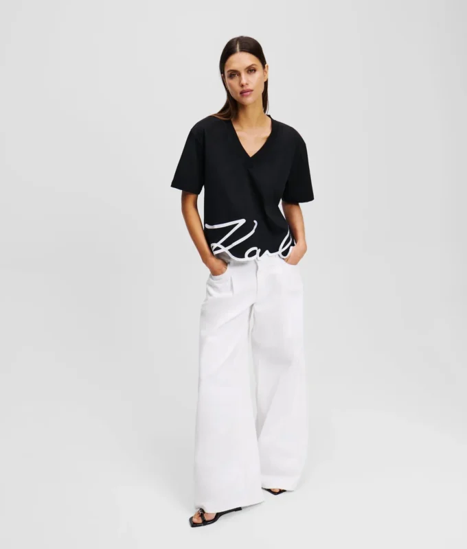 SIGNATURE V-NECK T-SHIRT