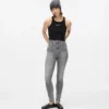 Skinny jeans med høj talje