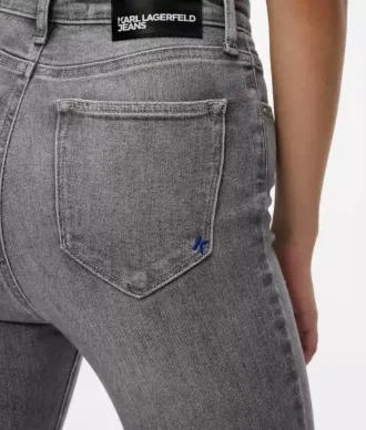 Skinny jeans med høj talje
