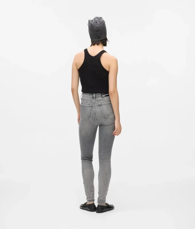 Skinny jeans med høj talje