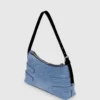 Skuldertaske i denim med spænde