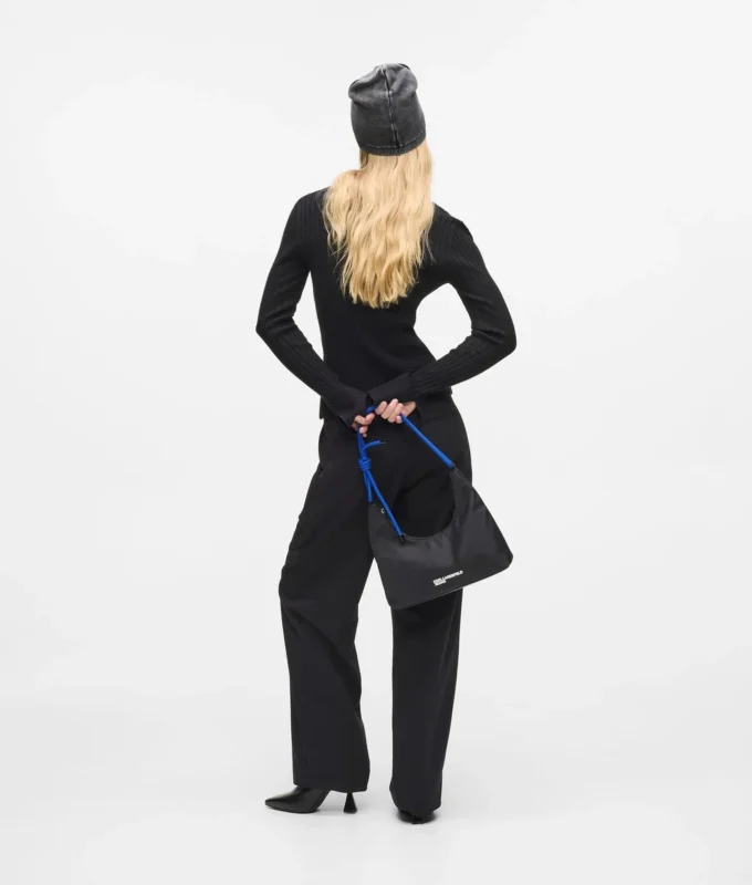 Skuldertaske i nylon med snor