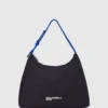 Stor skuldertaske i nylon med snor