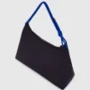 Stor skuldertaske i nylon med snor