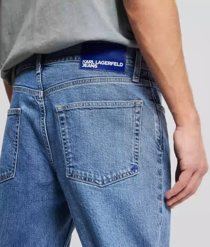 STRAIGHT JEANS