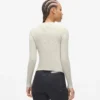 Sweater med udskæring