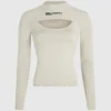 Sweater med udskæring