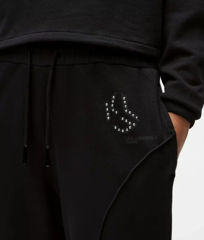 Sweatpants med monogram og nitter