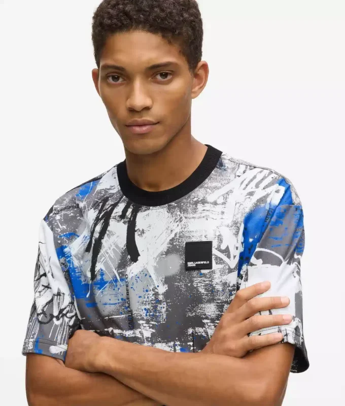 T-shirt med all-over malingseffekt