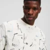 T-SHIRT MED ALL-OVER-PRINT