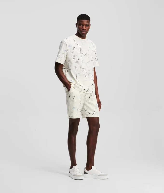 T-SHIRT MED ALL-OVER-PRINT