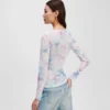 T-SHIRT MED BLOMSTERMØNSTER