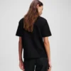 T-SHIRT MED BLOMSTERPRINT