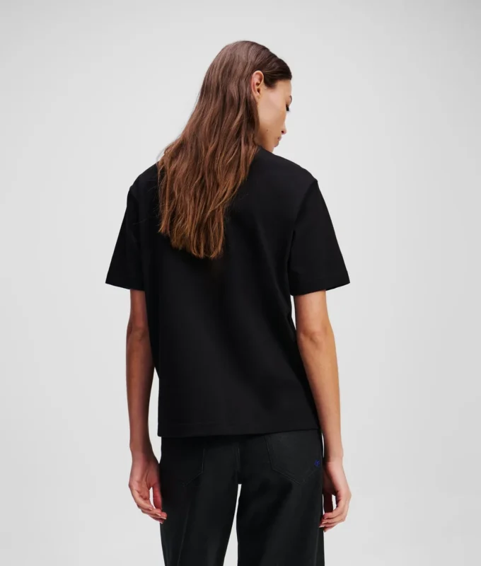 T-SHIRT MED BLOMSTERPRINT