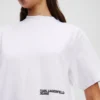 T-SHIRT MED BLOMSTERPRINT