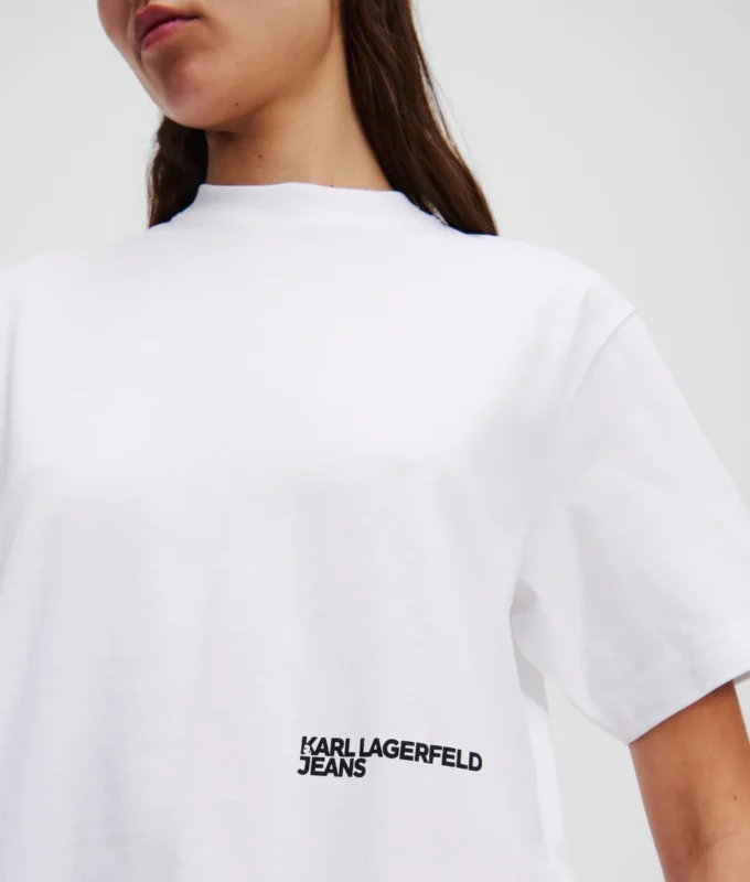 T-SHIRT MED BLOMSTERPRINT