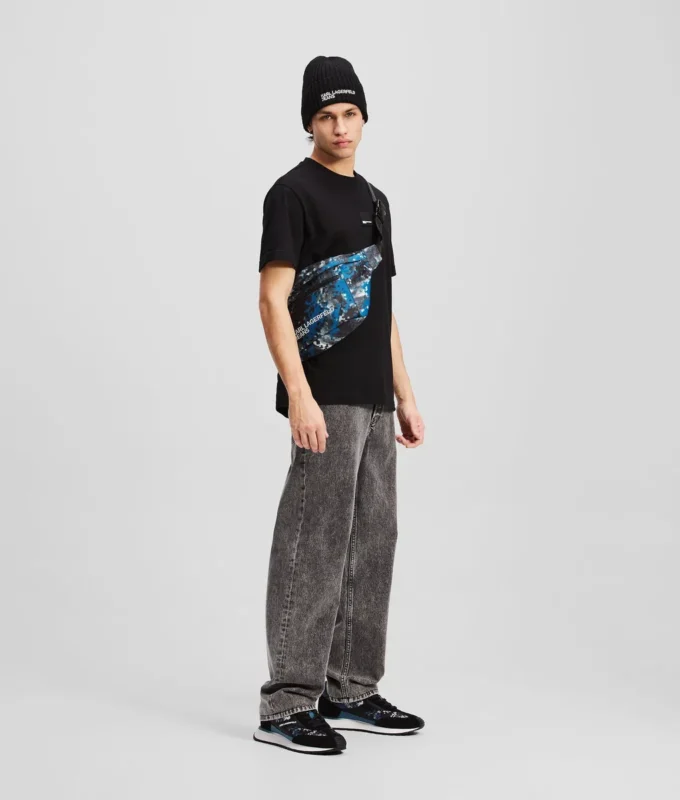 T-SHIRT MED GRAFIK