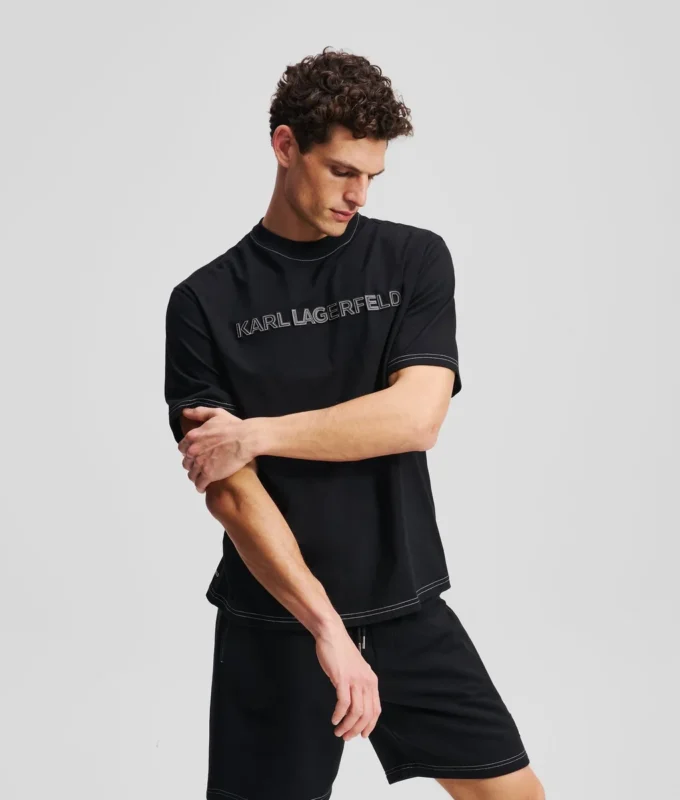 T-SHIRT MED KONTRASTSTING
