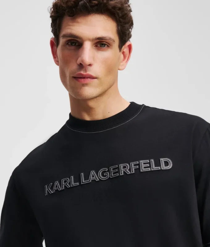 T-SHIRT MED KONTRASTSTING
