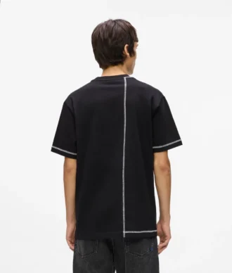 T-shirt med kontrastsyninger