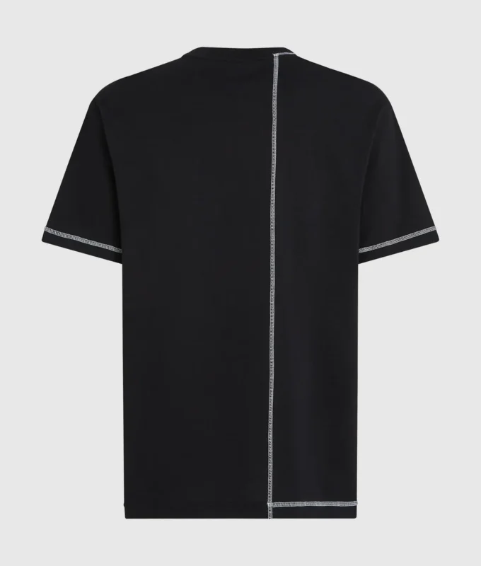 T-shirt med kontrastsyninger