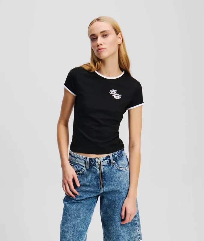 T-SHIRT MED KORT ÆRME