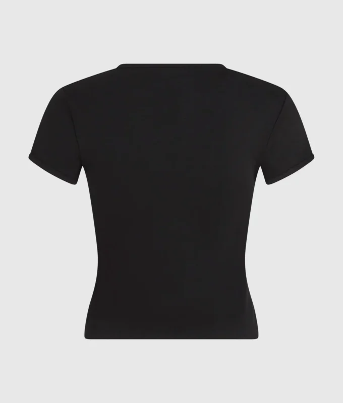 T-shirt med monogram og nitter