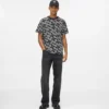 T-shirt med monogram overalt