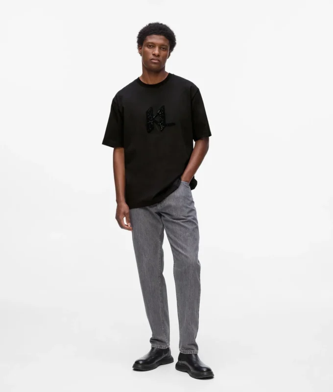 T-shirt med pailletmonogram