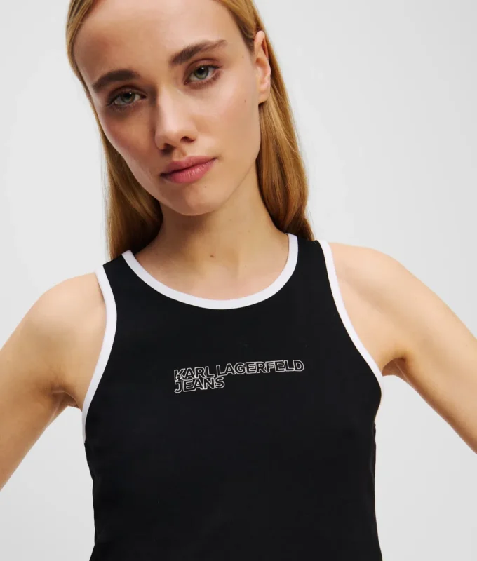 TANK TOP MED PIPING-DETALJER
