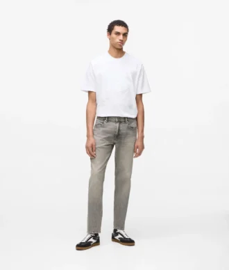 Tapered jeans