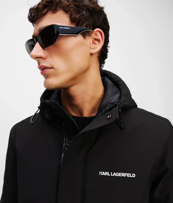 ULTRA LET PARKA MED HÆTTE