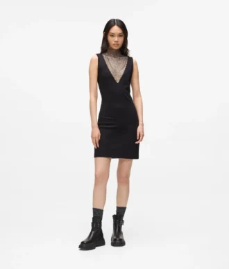 V-hals kjole med rhinestone-mesh