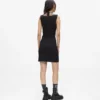 V-hals kjole med rhinestone-mesh