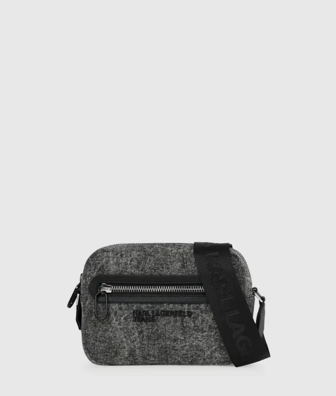 Vaskede denim crossbody taske
